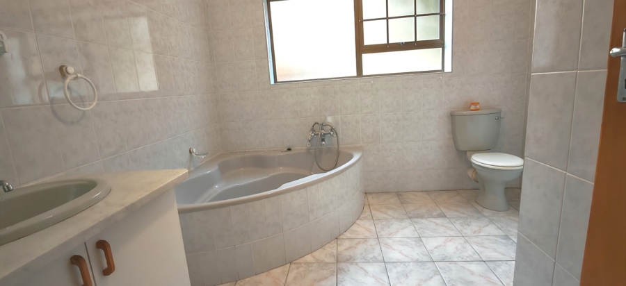 5 Bedroom Property for Sale in Dana Bay Western Cape
